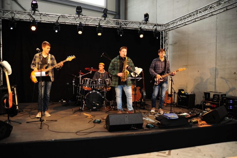 Live-Band bei Sommerfest in der PURA Erlebnismanufaktur.